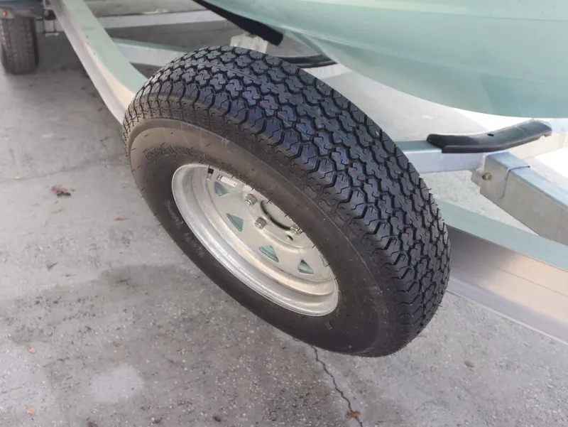 Slide: The Image of Yamaha 255 FSH Sport E 2025 - 9