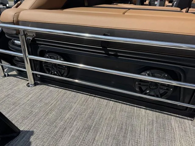 Slide: The Image of Bennington 24 MSB Sport Arch Tri-toon Pontoon 2025 - 13