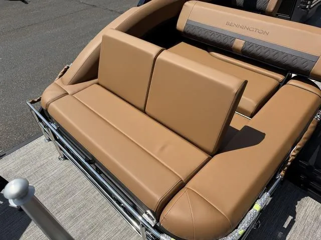 Slide: The Image of Bennington 24 MSB Sport Arch Tri-toon Pontoon 2025 - 20