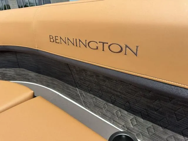 Slide: The Image of Bennington 24 MSB Sport Arch Tri-toon Pontoon 2025 - 22