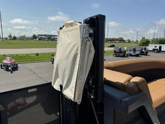 Slide: The Image of Bennington 24 MSB Sport Arch Tri-toon Pontoon 2025 - 29