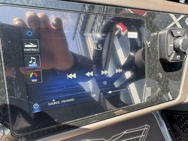 Slide: The Image of Bennington 24 MSB Sport Arch Tri-toon Pontoon 2025 - 39