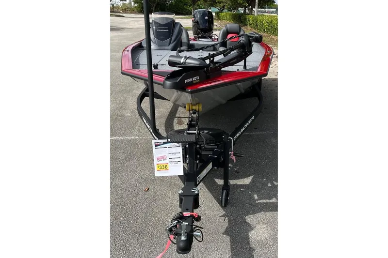 Slide: The Image of 2025 Tracker Pro Team 195 Tournament Edition boat with Minn Kota trolling motor. - 5