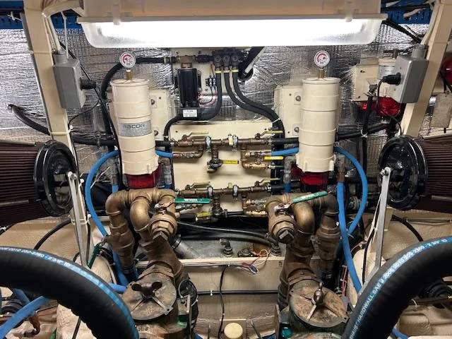 Slide: The Image of Chris-Craft 42 Tournament Fisherman 1987 - 25