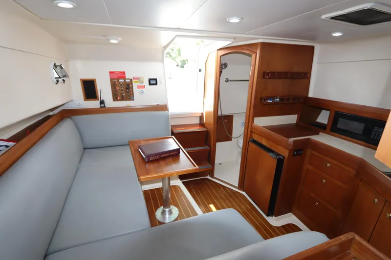 Slide: The Image of Mainship Pilot 34 2002 - 50