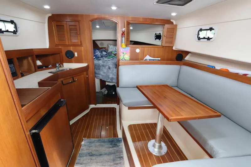 Slide: The Image of Mainship Pilot 34 2002 - 54