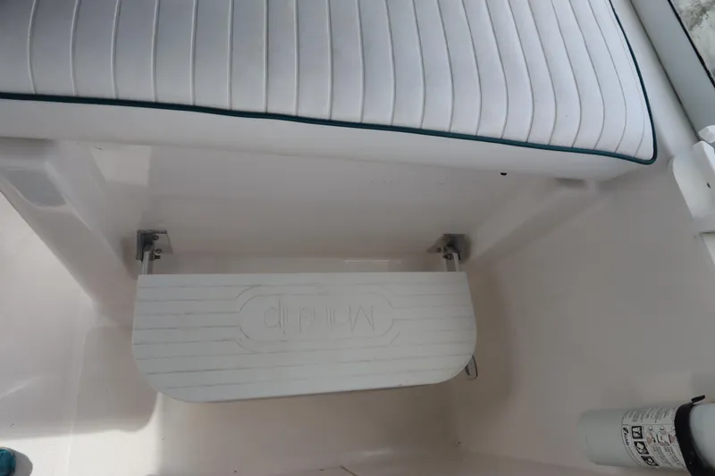 Slide: The Image of Mainship Pilot 34 2002 - 61