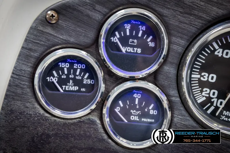 Slide: The Image of Crownline Boats 242 CR 1999 - 53