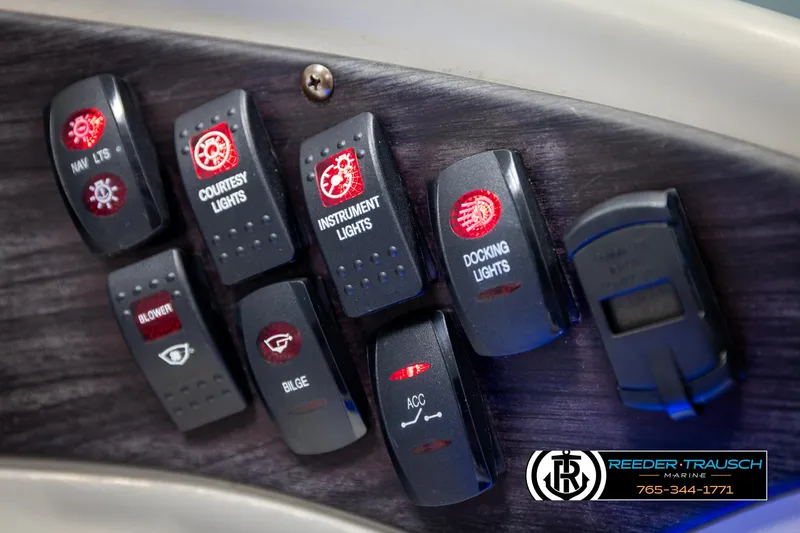 Slide: The Image of Crownline Boats 242 CR 1999 - 56