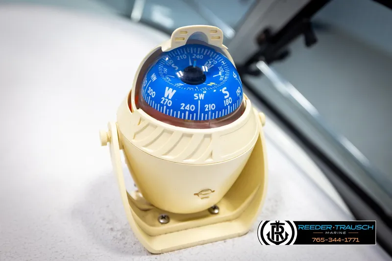 Slide: The Image of Crownline Boats 242 CR 1999 - 57