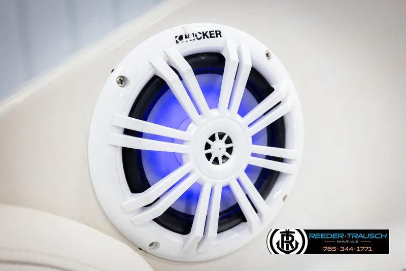 Slide: The Image of Crownline Boats 242 CR 1999 - 60