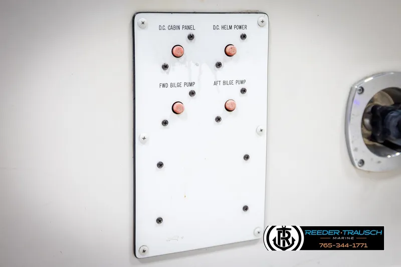 Slide: The Image of Crownline Boats 242 CR 1999 - 61
