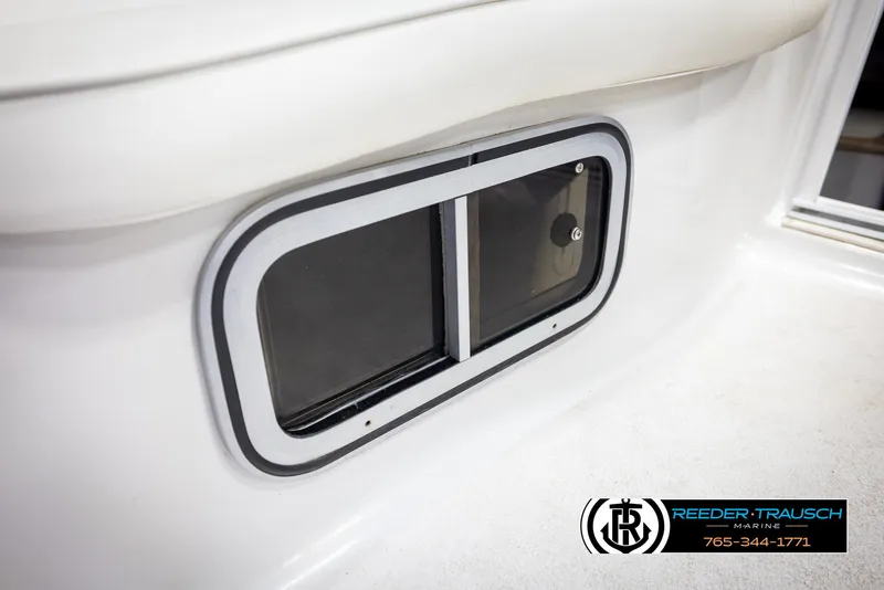 Slide: The Image of Crownline Boats 242 CR 1999 - 64