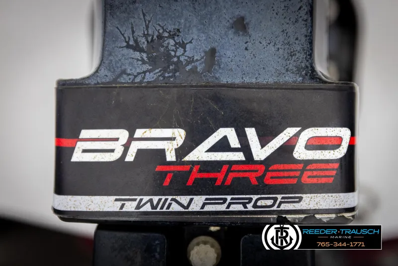 Slide: The Image of Crownline Boats 242 CR 1999 - 70