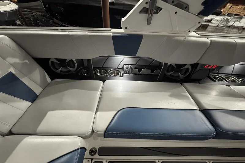 Slide: The Image of Malibu Wakesetter Lsv 23 2021 - 28