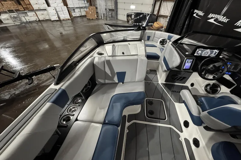 Slide: The Image of Malibu Wakesetter Lsv 23 2021 - 31