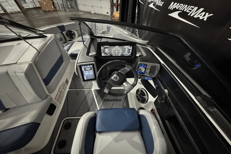 Slide: The Image of Malibu Wakesetter Lsv 23 2021 - 37