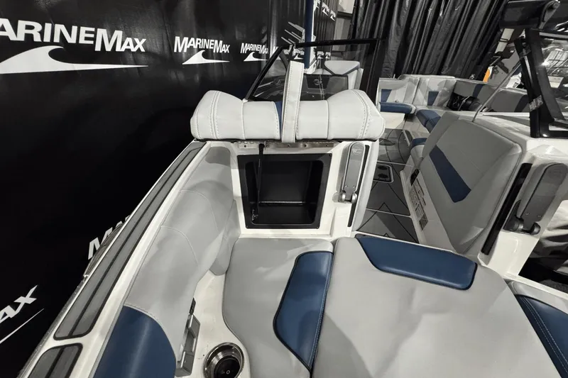 Slide: The Image of Malibu Wakesetter Lsv 23 2021 - 45