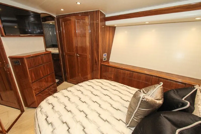 Slide: The Image of Viking 55 Convertible 2017 - 14