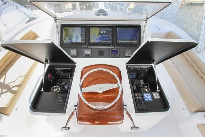 Slide: The Image of Viking 55 Convertible 2017 - 25