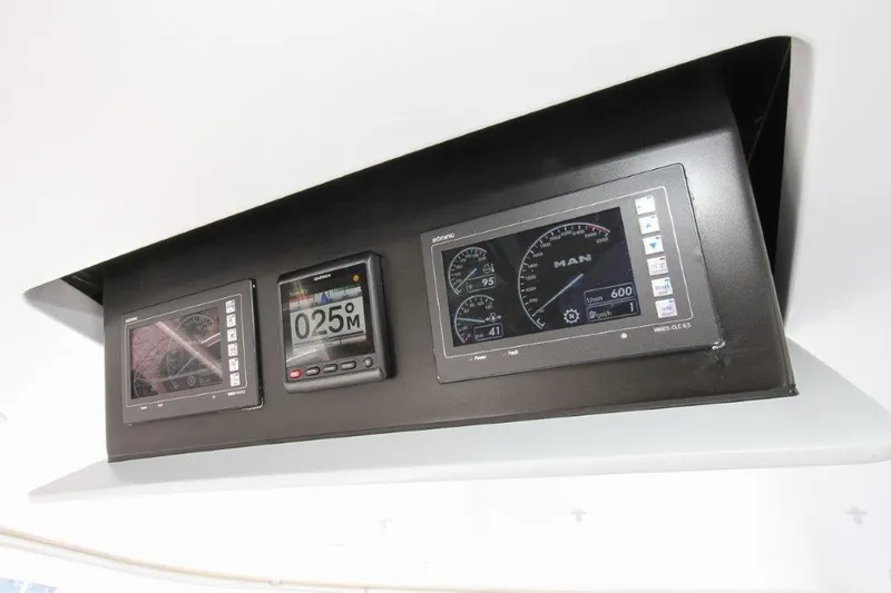 Slide: The Image of Viking 55 Convertible 2017 - 30