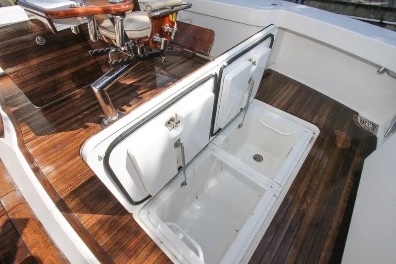 Slide: The Image of Viking 55 Convertible 2017 - 45