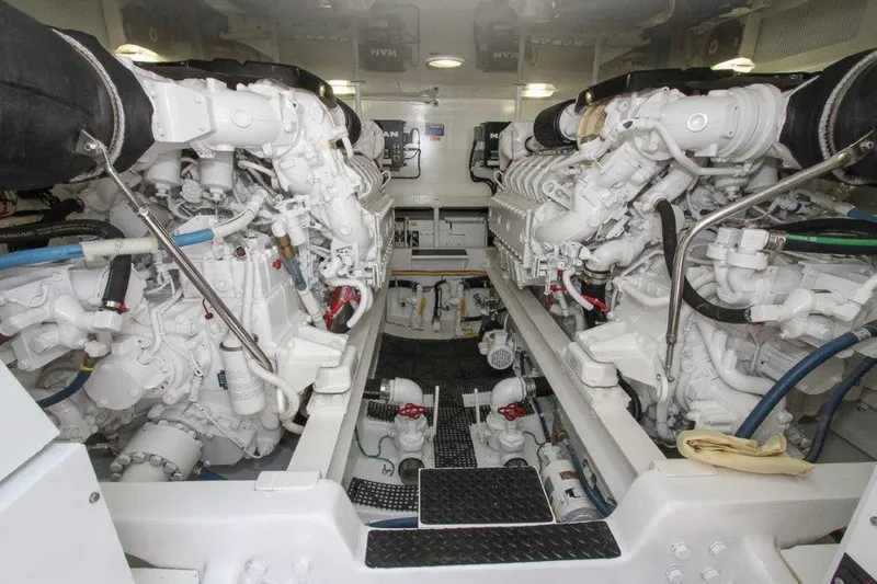 Slide: The Image of Viking 55 Convertible 2017 - 51