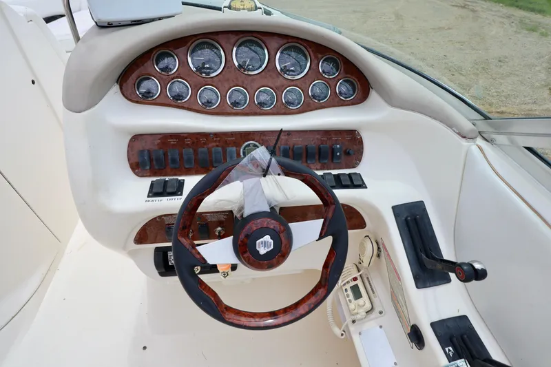 Slide: The Image of Sea Ray 280 Bow Rider 1997 - 6