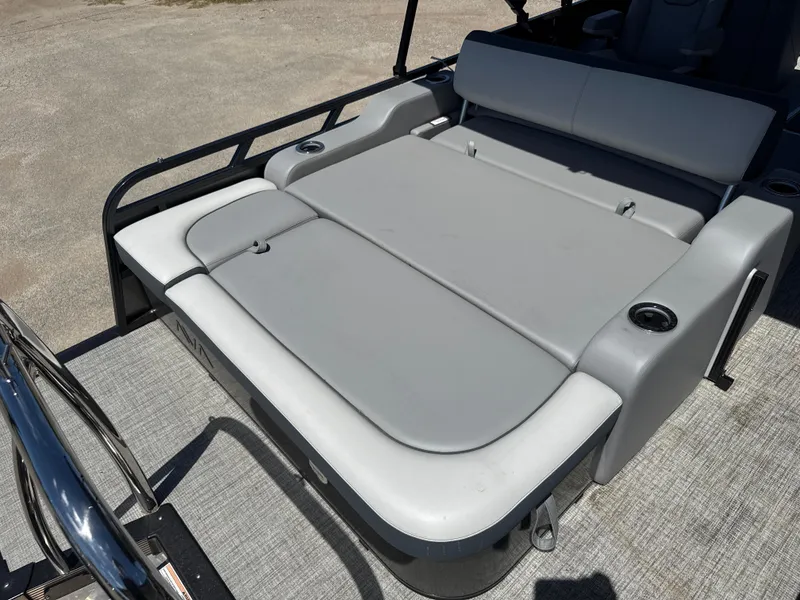 Slide: The Image of Avalon LSZ VRB25T 2025 - 28