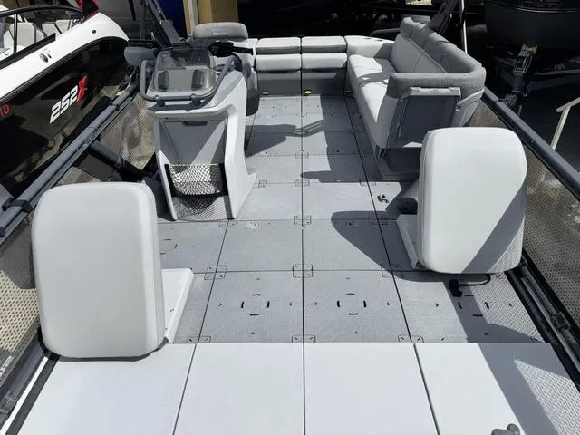 Slide: The Image of Sea-Doo Switch Sport 21 2023 - 14