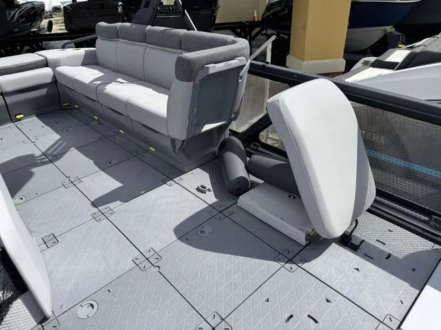 Slide: The Image of Sea-Doo Switch Sport 21 2023 - 16