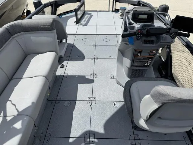 Slide: The Image of Sea-Doo Switch Sport 21 2023 - 22