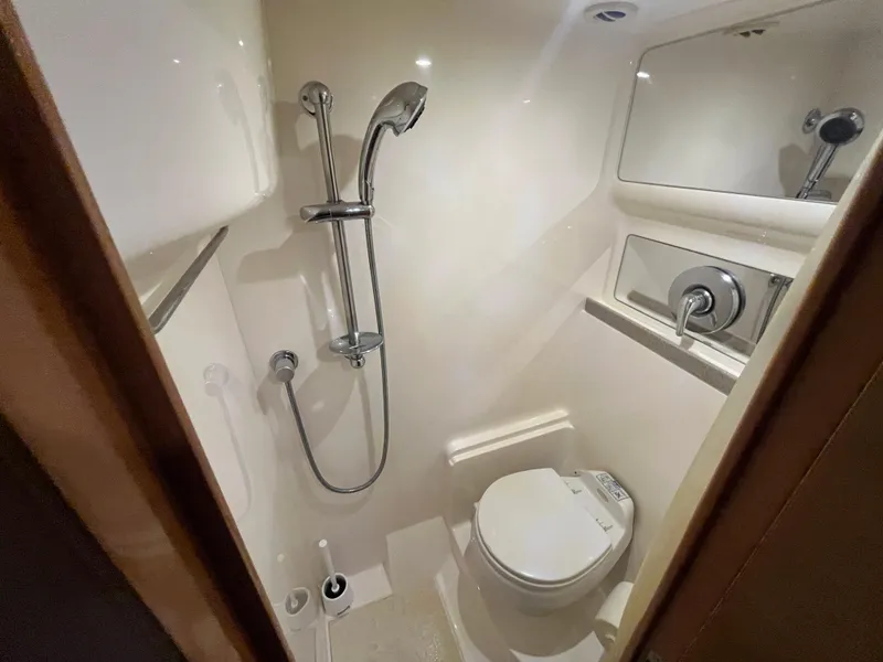 Slide: The Image of Regal Commodore 4260 2004 - 50