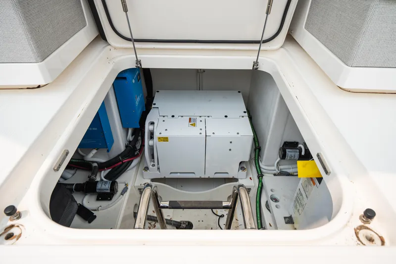 Slide: The Image of Tiara 38 LS 2024 - 10