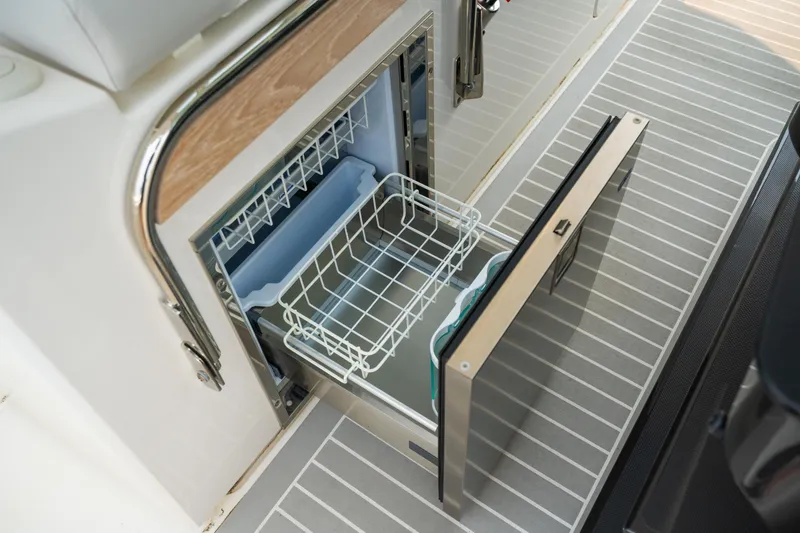 Slide: The Image of Tiara 38 LS 2024 - 12