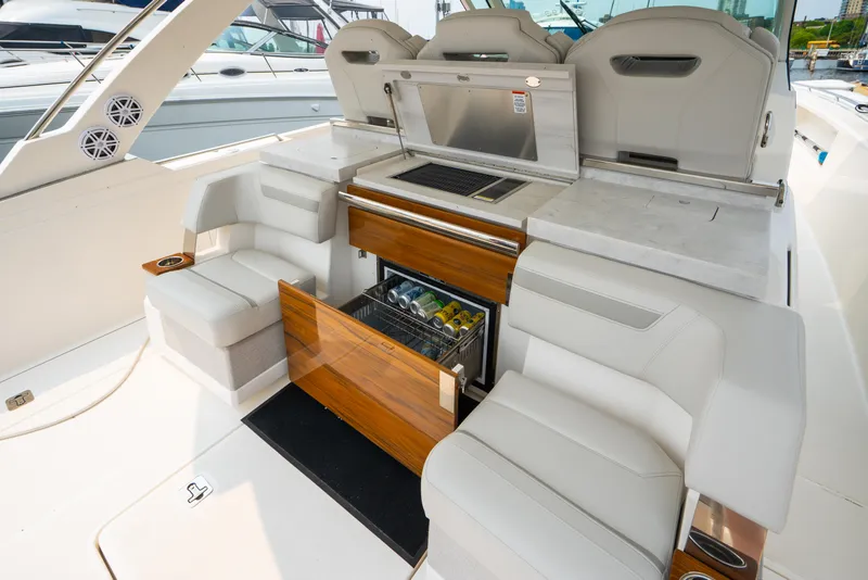 Slide: The Image of Tiara 38 LS 2024 - 7