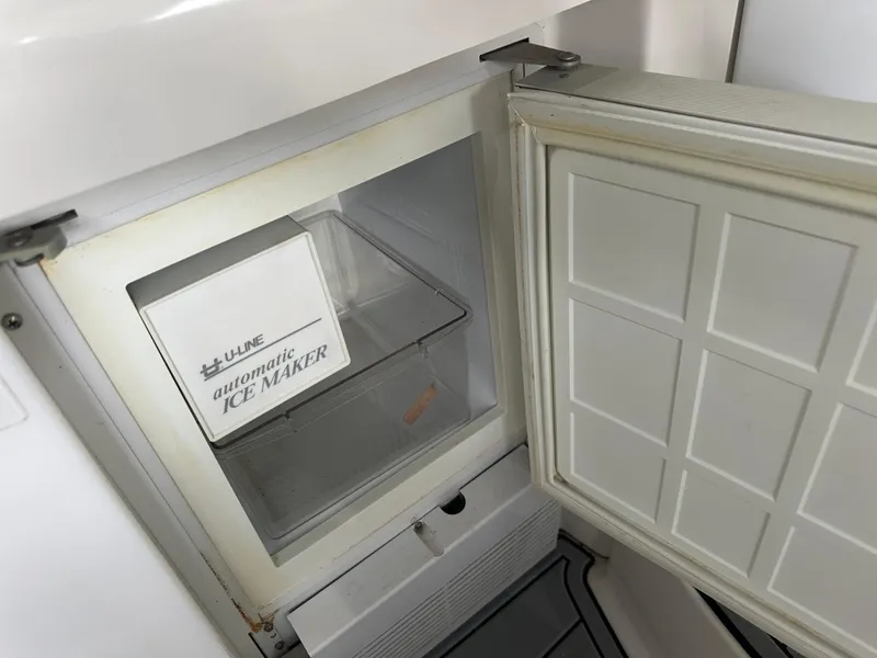 Slide: The Image of U-Line automatic ice maker inside a Formula 40 PC, 2000 model. - 52