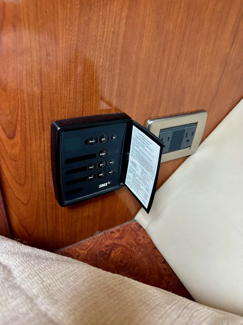 Slide: The Image of Sea Ray 44 Sundancer 2006 - 55