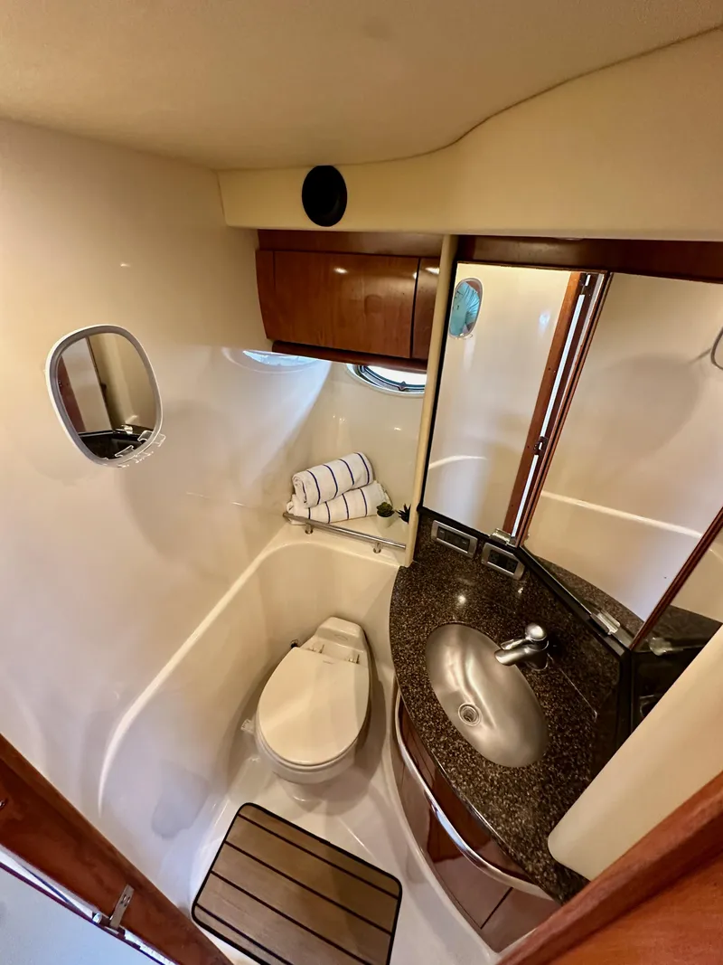 Slide: The Image of Sea Ray 44 Sundancer 2006 - 57