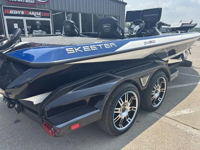 Slide: The Image of Skeeter FXR21 Limited 2021 - 3
