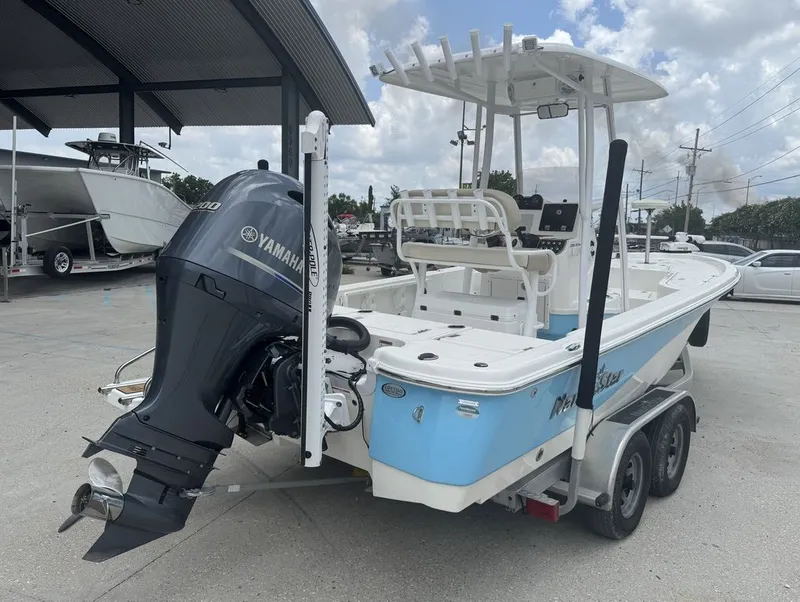 Slide: The Image of 2022 NauticStar 215 Bay boat with Minn Kota trolling motor. - 3