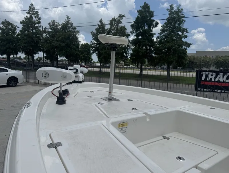 Slide: The Image of NauticStar 215 Bay 2022 with Yamaha 200 HP outboard motor. - 6