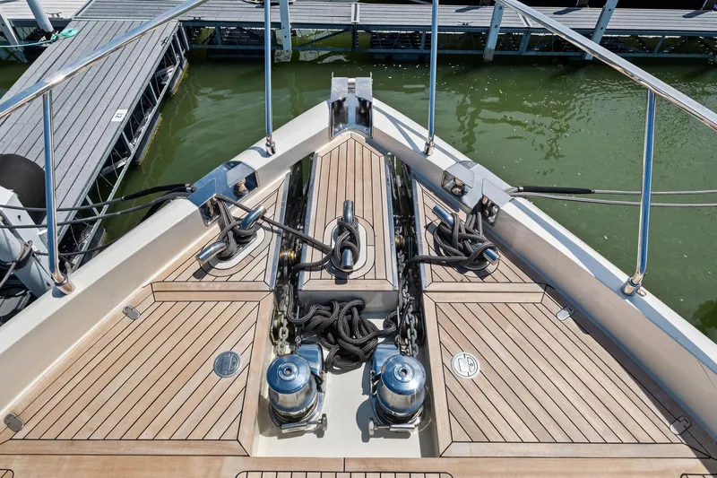 Slide: The Image of Bow of 2018 Ferretti Yachts 780 with teak decking and mooring equipment. - 27