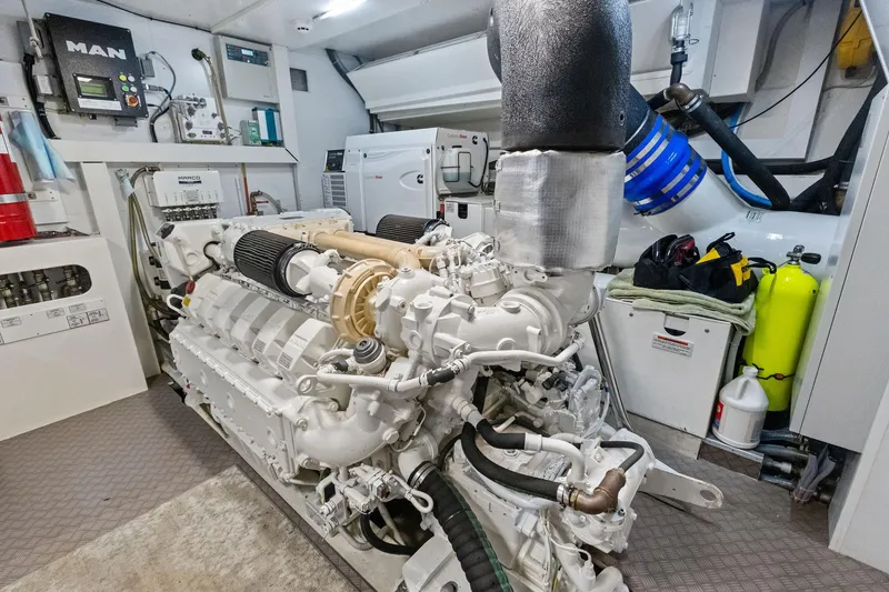 Slide: The Image of Ferretti 780 2018 - 85