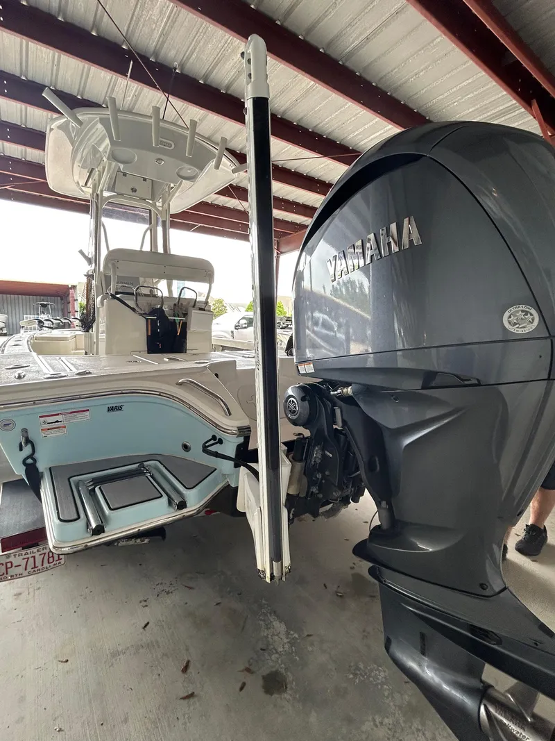 Slide: The Image of Yamaha Saltwater Series II propeller on 2023 Pathfinder 2300 HPS boat. - 20
