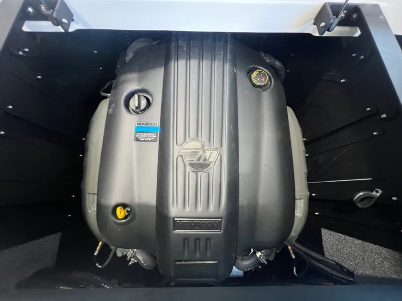 Slide: The Image of Engine of 2025 Malibu Wakesetter 23 LSV, featuring Monsoon logo. - 32