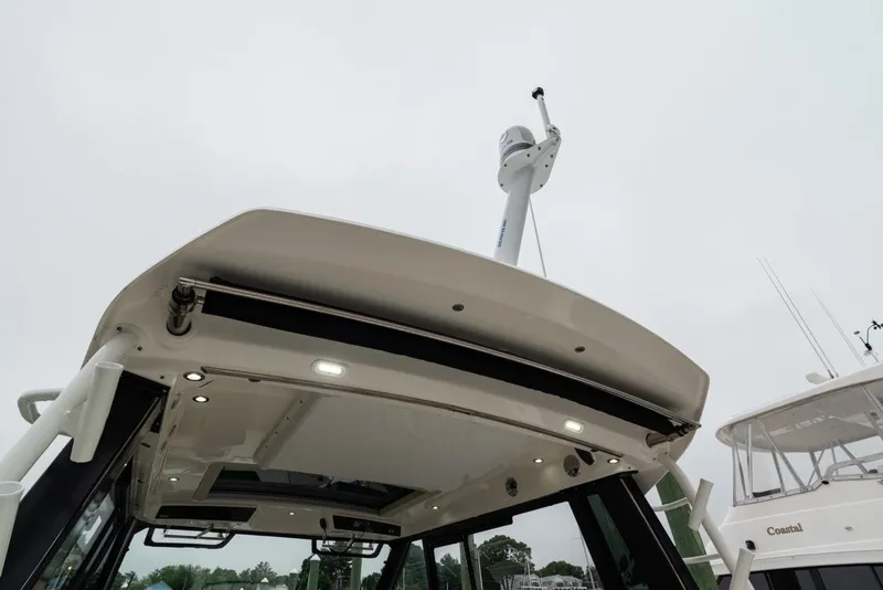 Slide: The Image of Boston Whaler 405 Conquest 2024 - 56