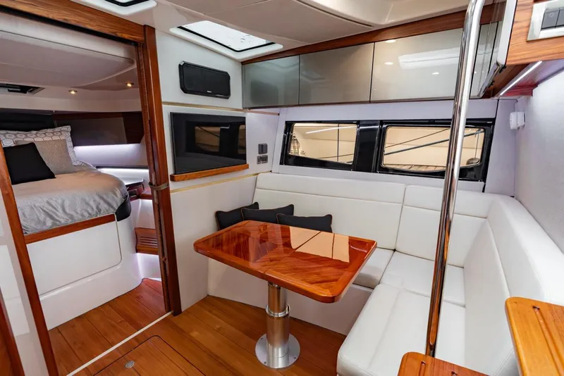 Slide: The Image of Boston Whaler 405 Conquest 2024 - 73