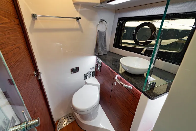 Slide: The Image of Boston Whaler 405 Conquest 2024 - 76