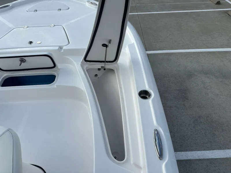 Slide: The Image of Tidewater 2210CB 2025 - 31